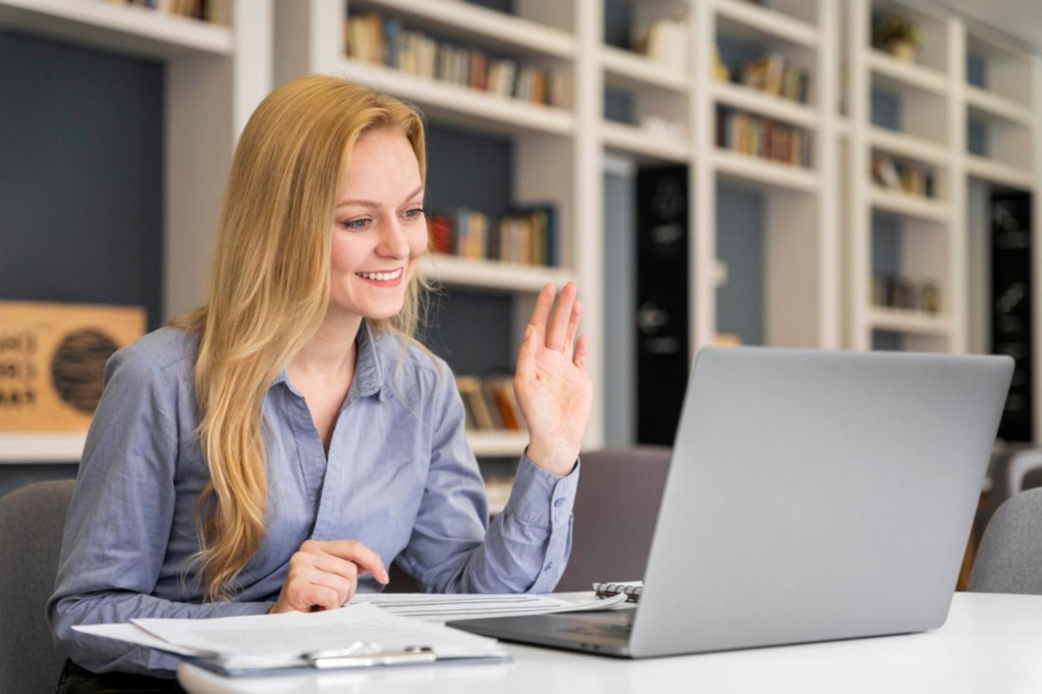 Session de formation avec supports pédagogiques interactifs